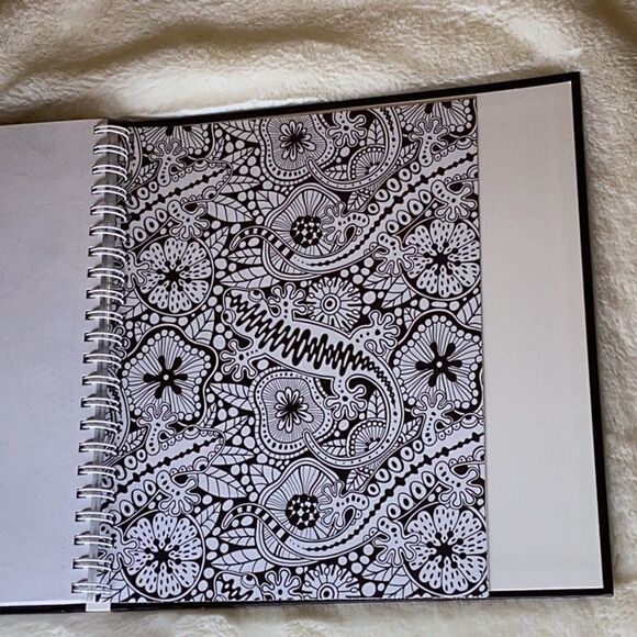 Love To Color Kaleidoscope Coloring Book 90 designs Bound Together - Picture 8 of 12